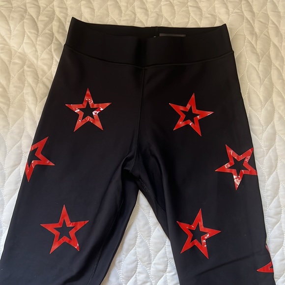 Black & Red Star Ultracor Leggings - Size Medium - Like New! - Picture 2 of 11
